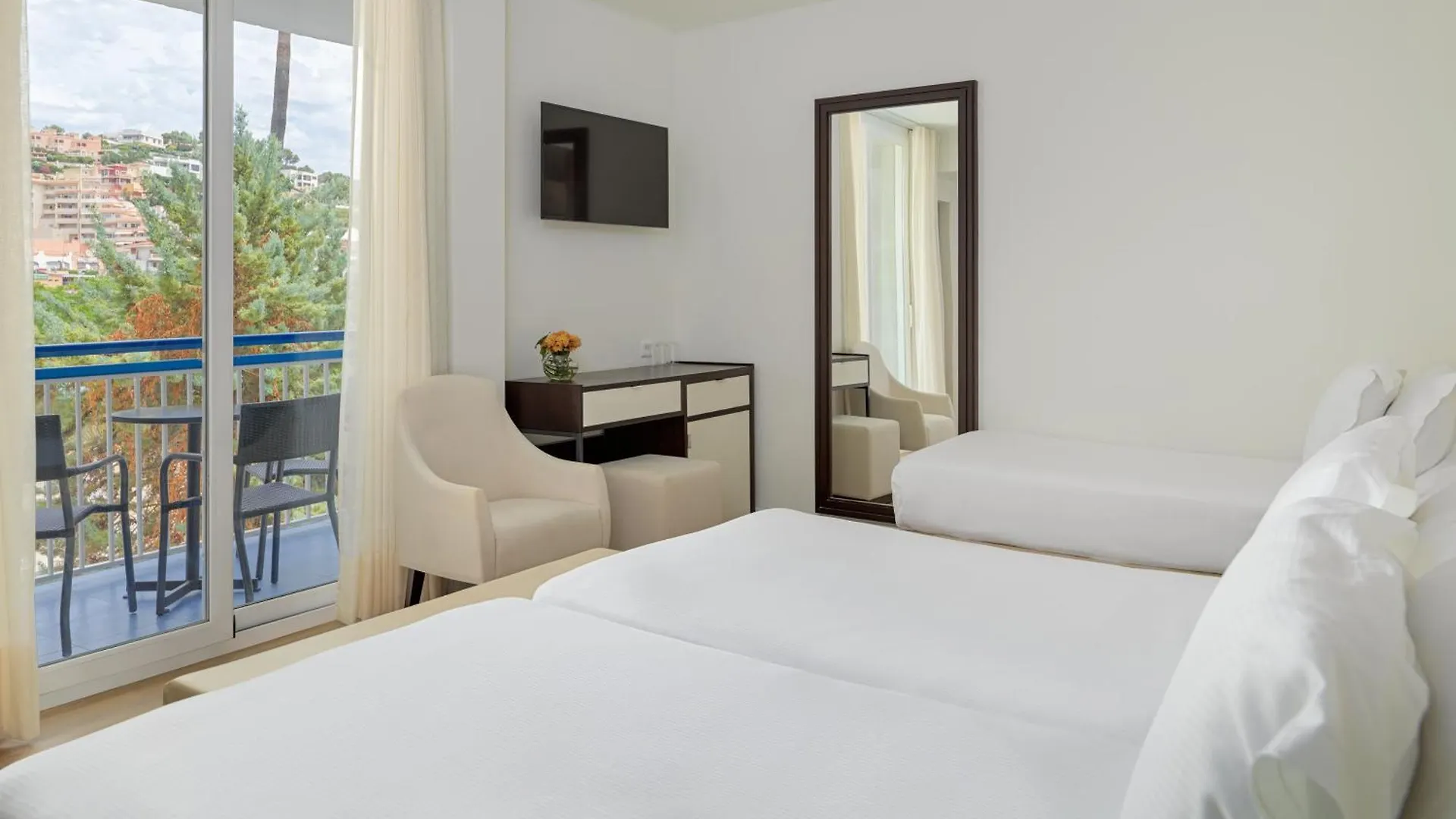 Отель H10 Casa Del Mar Санта-Понса
